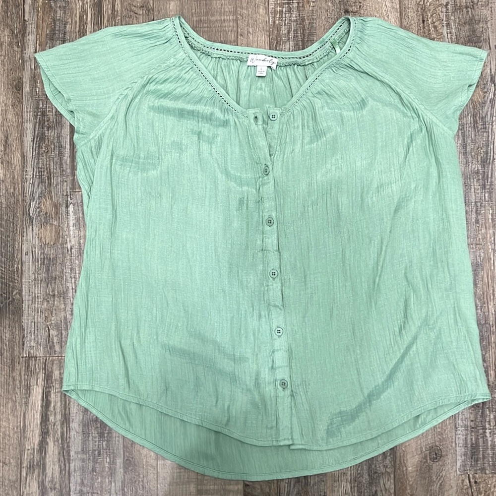 Women’s size Large Wonderly green top